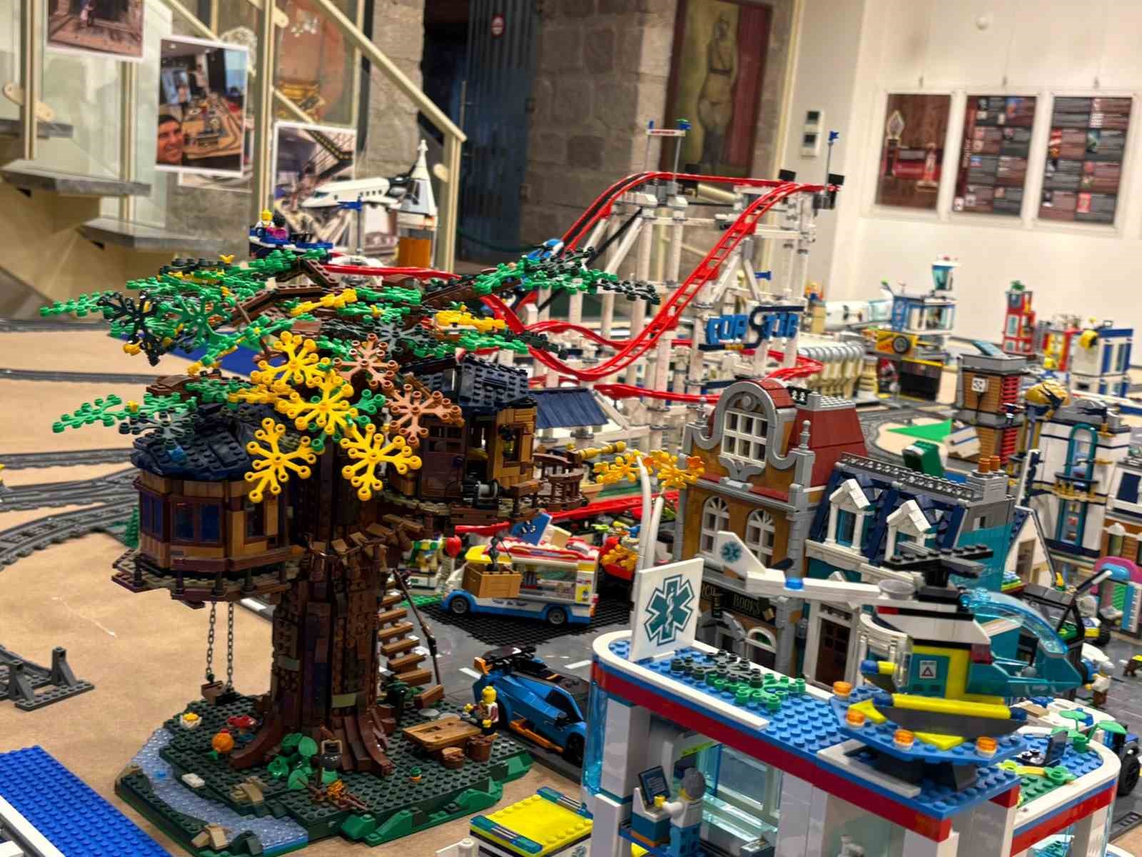 Ortaokul öğrencisi olan Batu’nun lego şehri müzede sergileniyor