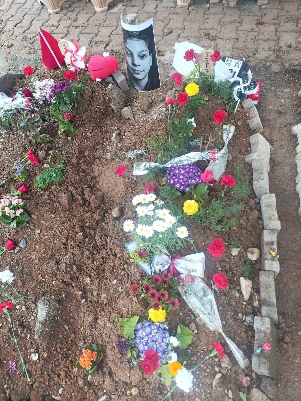 Okul saldırısı herkesi derinden etkiledi,  &rsquo;Kendi &ccedil;ocuğum vefat etmiş gibi uyuyamıyorum&rsquo;
