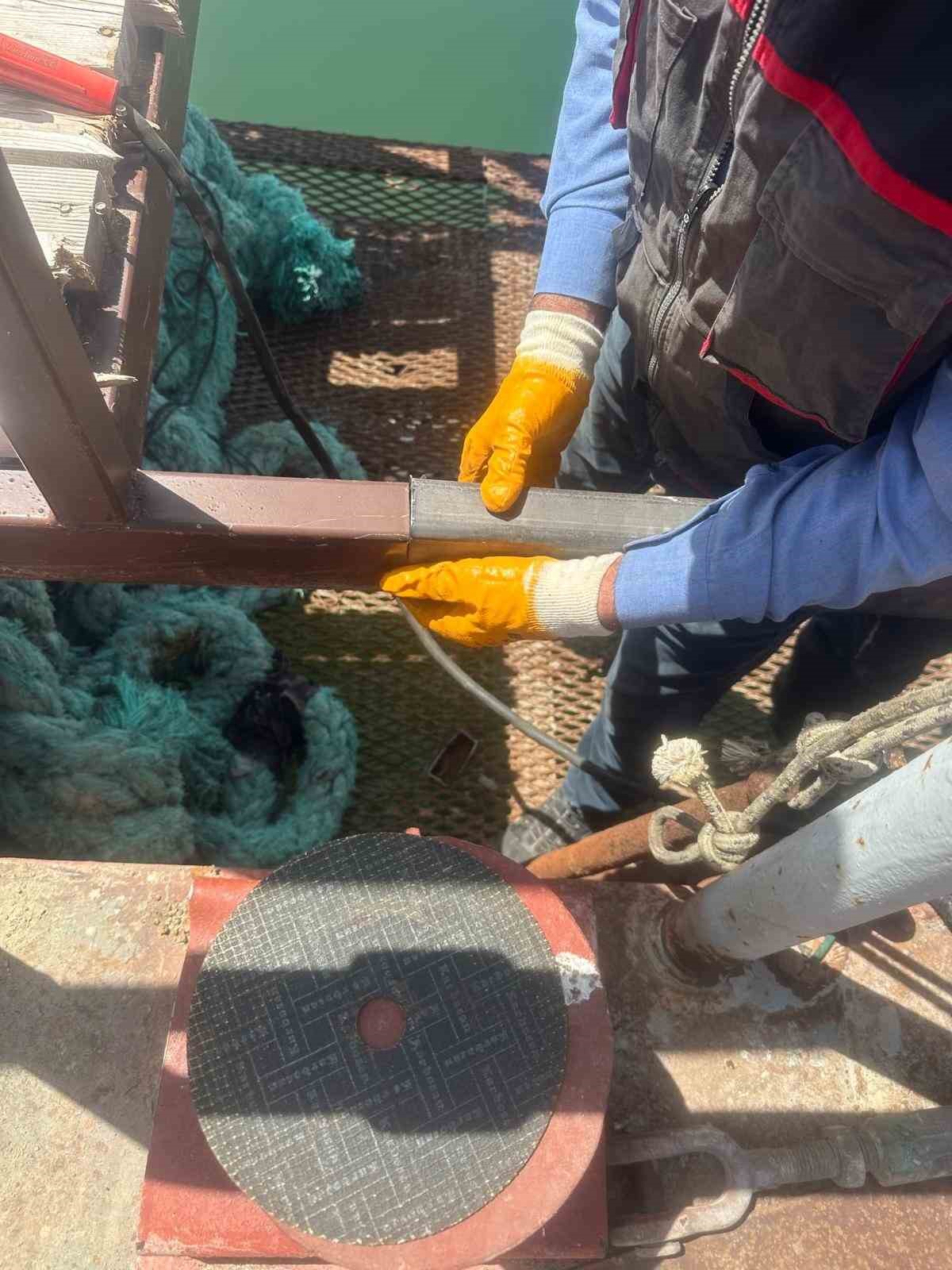 Van G&ouml;l&uuml;&rsquo;nde sular &ccedil;ekildi, Akdamar&rsquo;daki iskele yenileniyor
