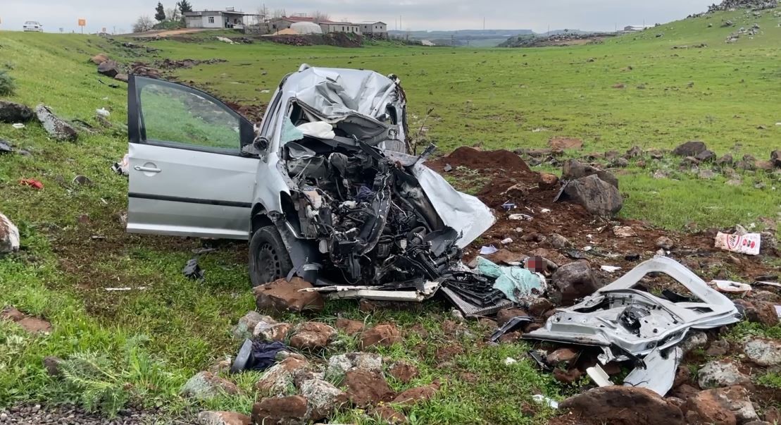 Siverek’te tır ile hafif ticaret aracı çarpıştı: 2 ölü, 1 yaralı