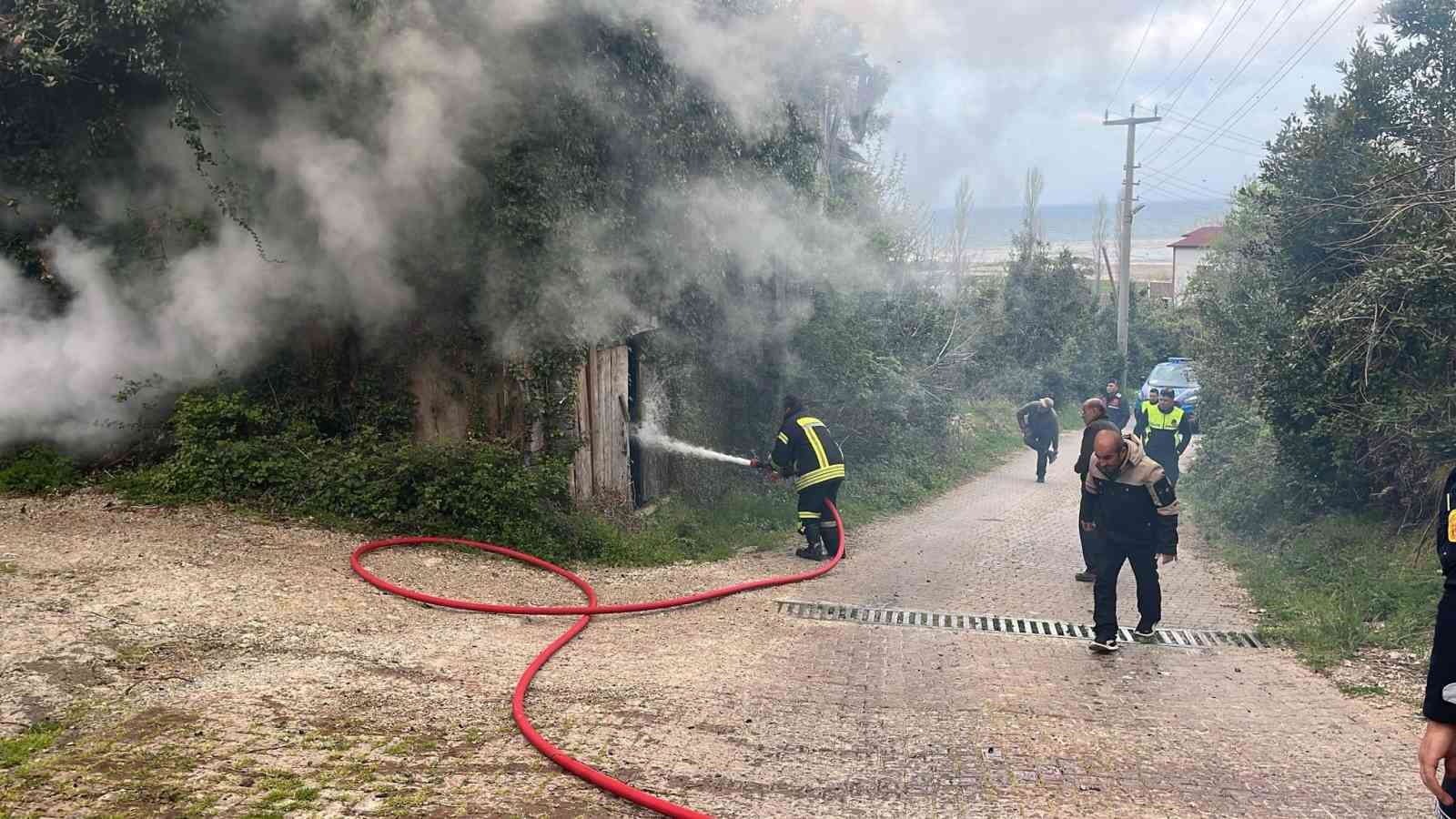 Kastamonu&rsquo;da metruk binada &ccedil;ıkan yangını itfaiye s&ouml;nd&uuml;r&uuml;ld&uuml;
