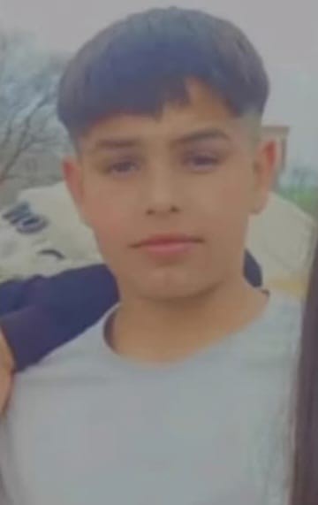 Diyarbakır&rsquo;da yıldırım &ccedil;arpması sonucu &ouml;len &ccedil;ocukların aileleri taziyeleri kabul ediyor
