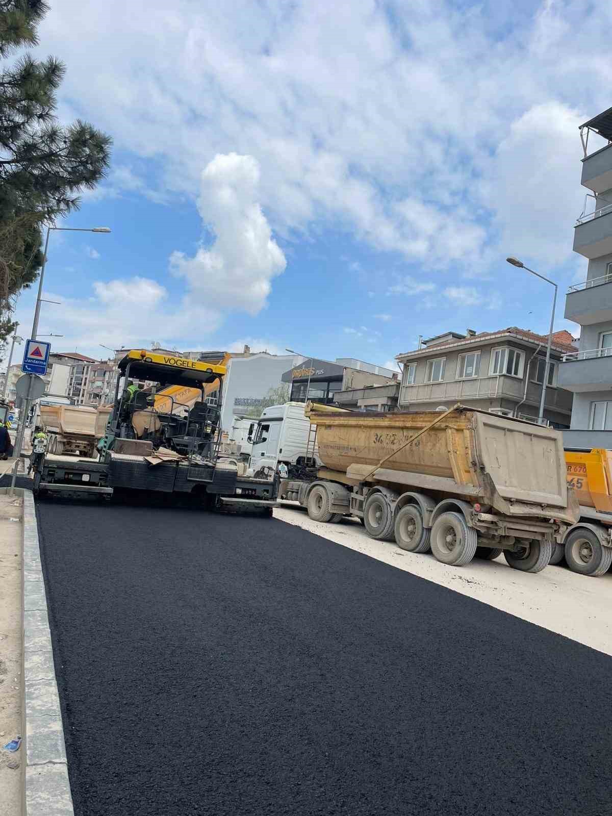 Mustafakemalpaşa&rsquo;nın &uuml;styapısı yenileniyor
