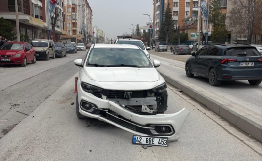 Karapınar’da otomobil ile motosiklet çarpıştı: 1 yaralı