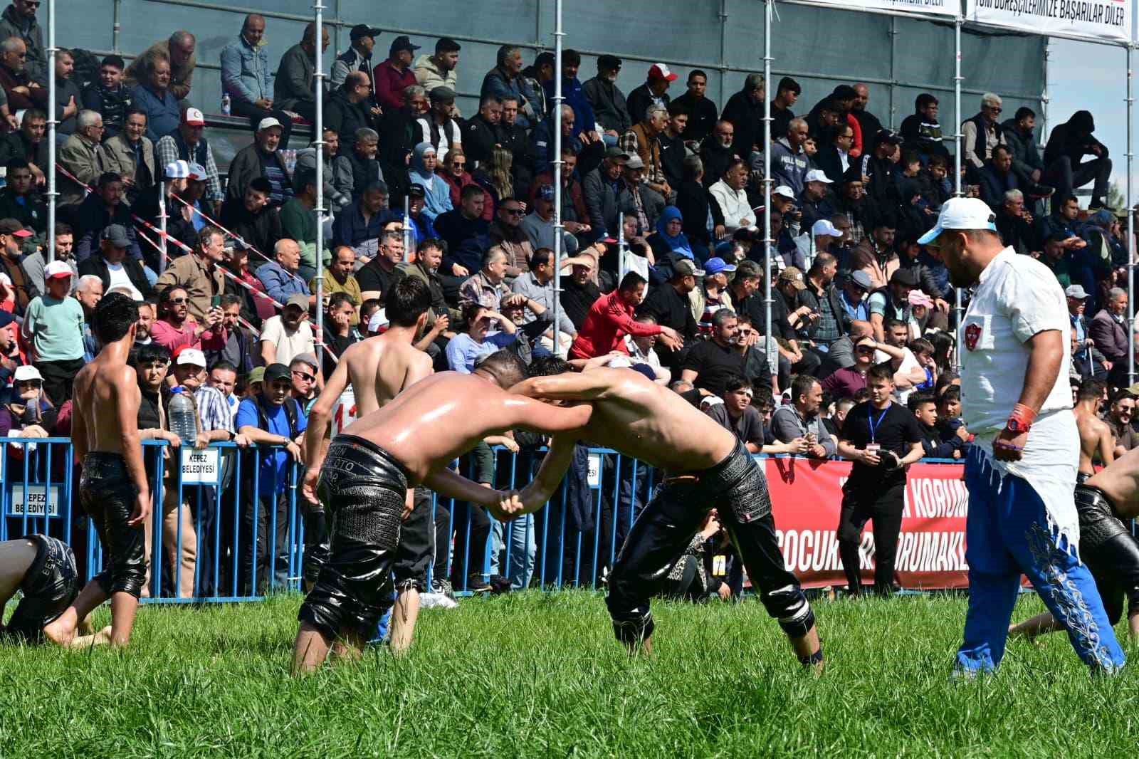 Kepez’in er meydanında deste boylarında büyük mücadele yaşandı