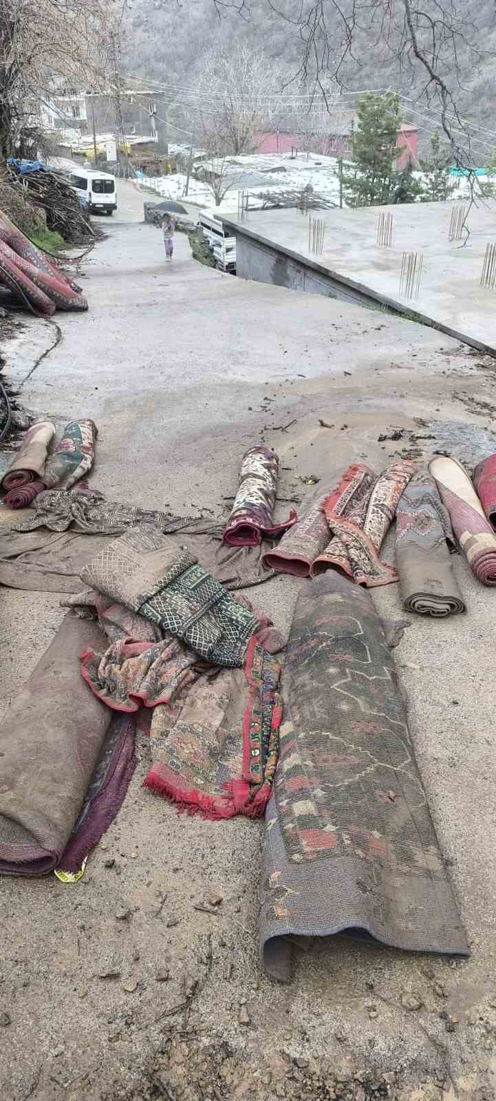 Şırnak&rsquo;ta cami sular altında kaldı
