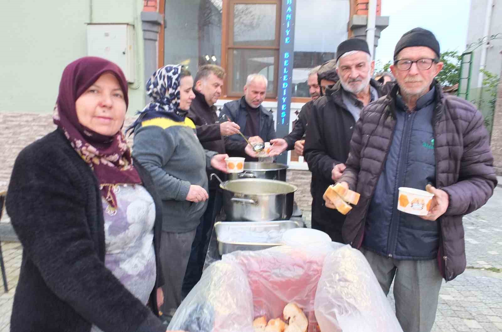 Burhaniye&rsquo;de sabah namazı buluşması B&ouml;rezli Camiinde yapıldı

