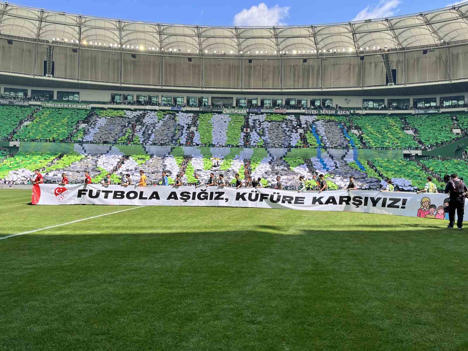 Nesine 2. Lig: Bursaspor: 1 - Somaspor: 0 (İlk yarı)
