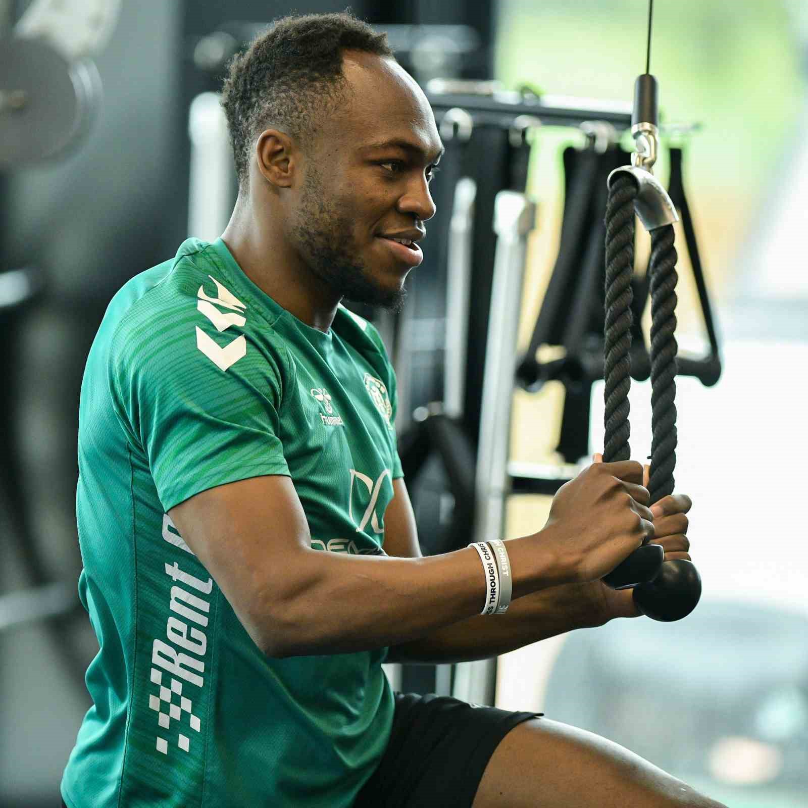 Konyaspor, Fenerbah&ccedil;e ma&ccedil;ı hazırlıklarına başladı
