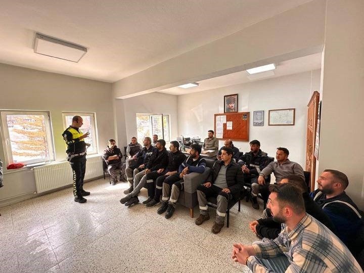 Erzincan&rsquo;da "Trafikte Sıfır Can Kaybı" eğitimleri s&uuml;r&uuml;yor
