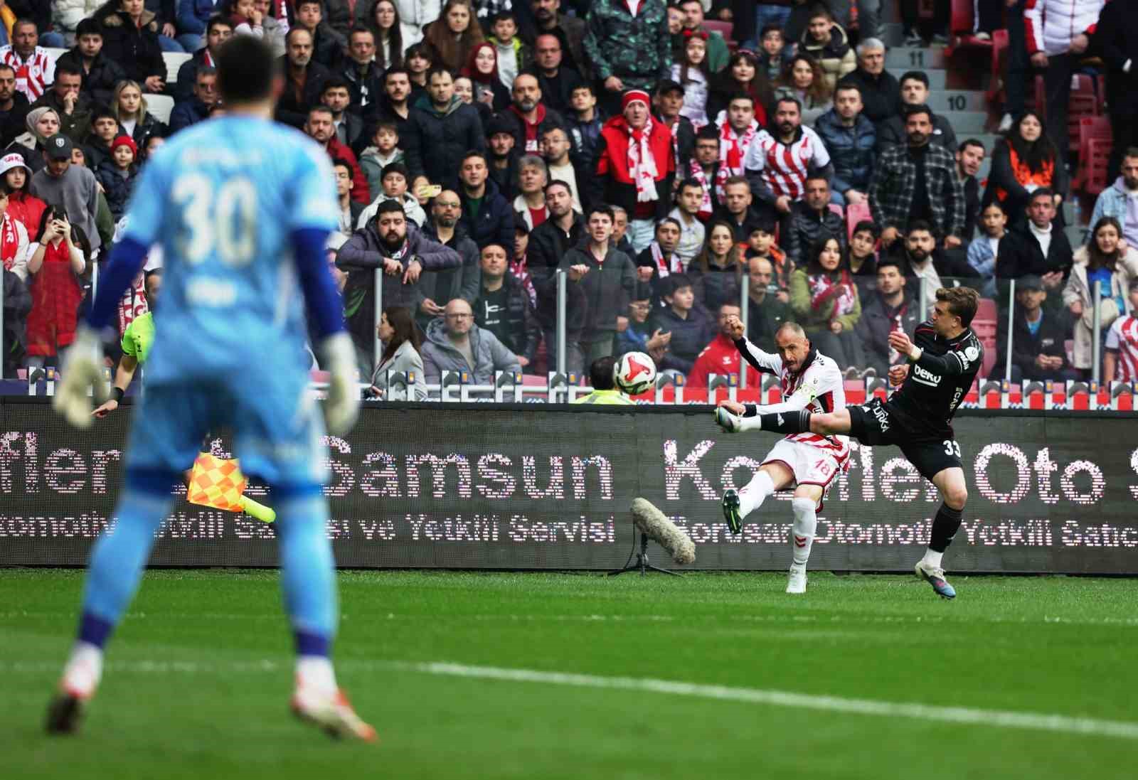 Trendyol S&uuml;per Lig: Samsunspor: 0 - Beşiktaş: 0 (İlk yarı)
