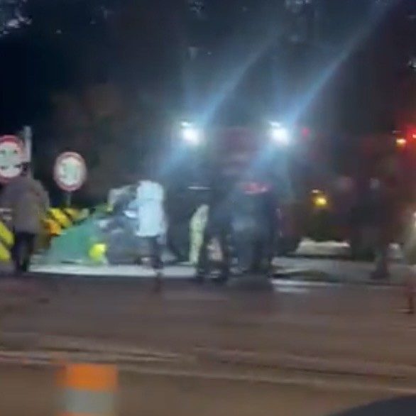 Alev alan otomobilde hayatını kaybeden 25 yaşındaki doktor son yolculuğuna uğurlandı
