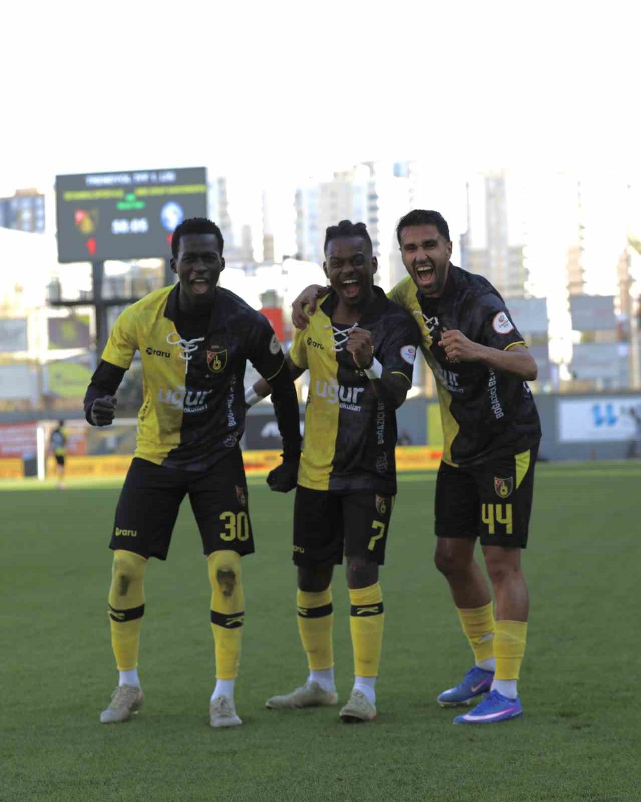 Trendyol 1. Lig: İstanbulspor: 3 - Sarıyer: 1
