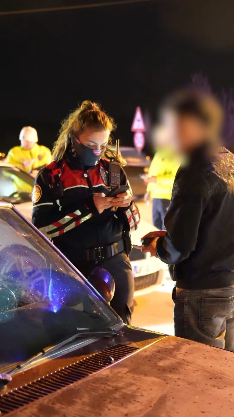 Isparta&rsquo;da son bir haftada polis denetimlerinde 58 aranan şahıs yakalandı

