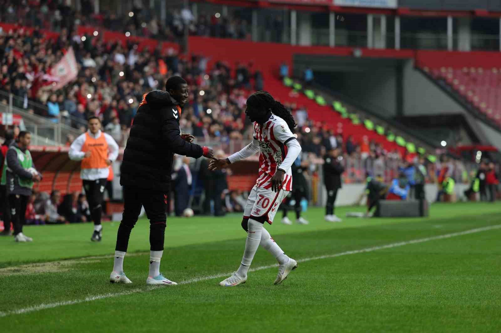 Trendyol Süper Lig: Samsunspor: 2 - Beşiktaş: 1 (Maç sonucu)
