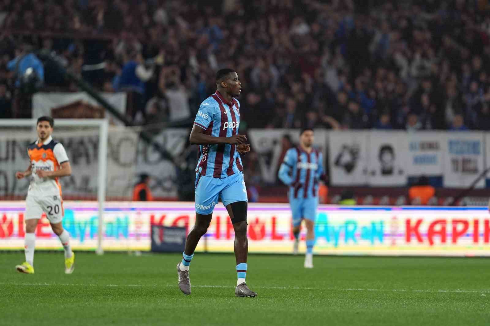 Trendyol Süper Lig: Trabzonspor: 0 - RAMS Başakşehir: 0 (İlk yarı)