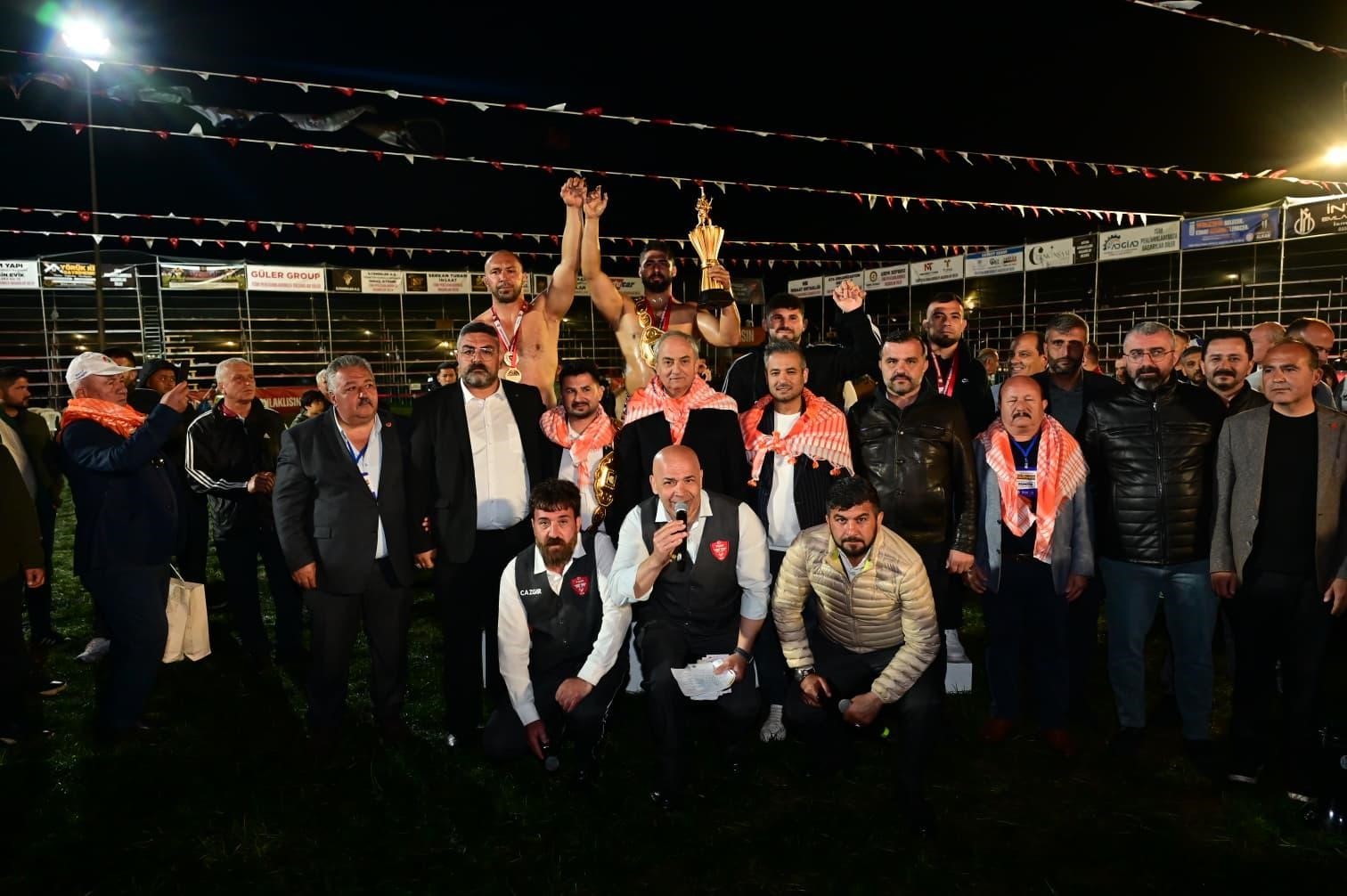 Kepez&rsquo;in başpehlivanı Enes Doğan
