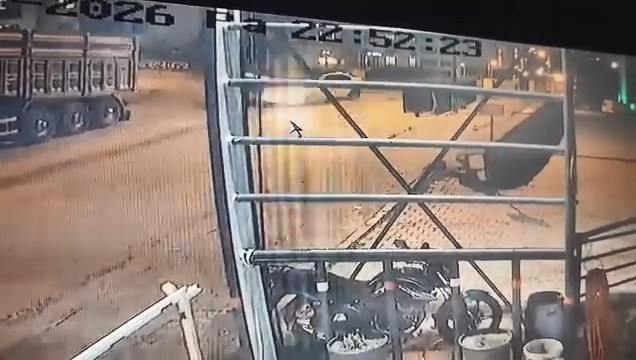 Elazığ&rsquo;da 4 kişinin yaralandığı kazanın g&ouml;r&uuml;nt&uuml;s&uuml; ortaya &ccedil;ıktı
