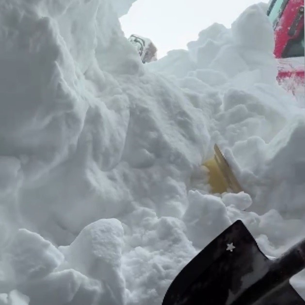 Bahar ayında kış manzarası: Karadağ’da nefes kesen çalışma