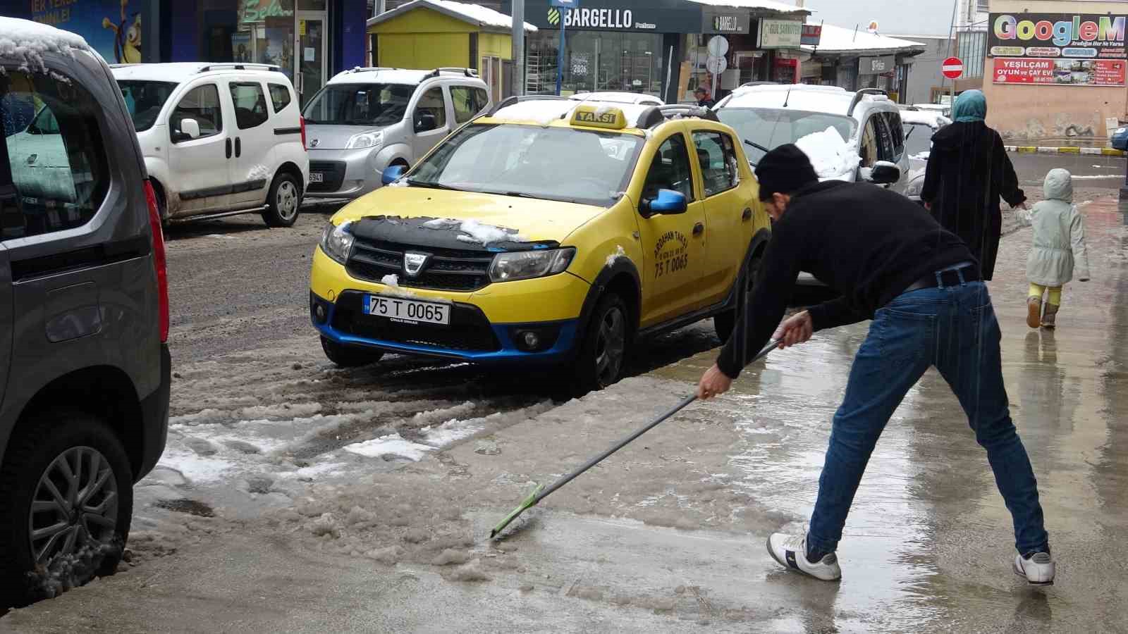 Nisanda kar s&uuml;rprizi
