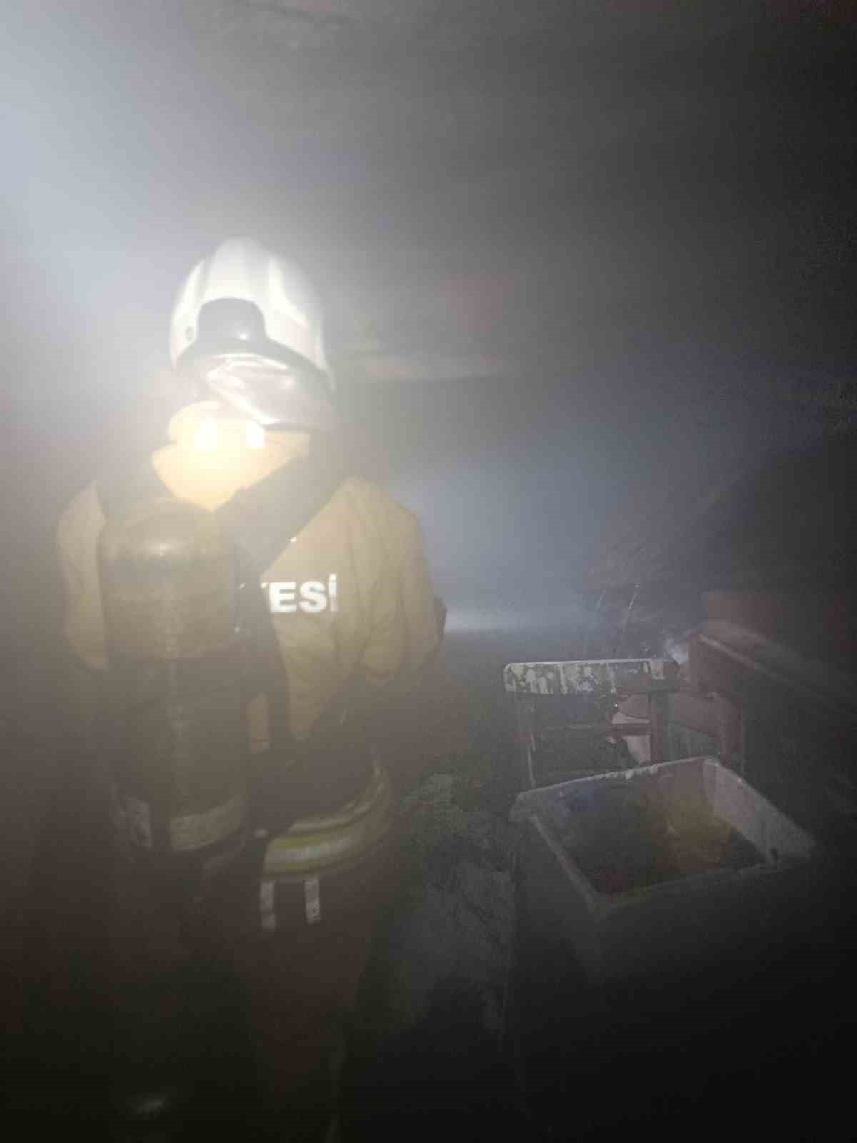 Arsuz&rsquo;da evin bodrumunda yangın &ccedil;ıktı
