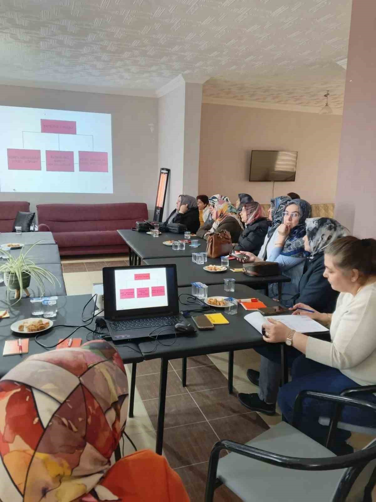 Bilecik&rsquo;te aile i&ccedil;i iletişim eğitimi d&uuml;zenlendi
