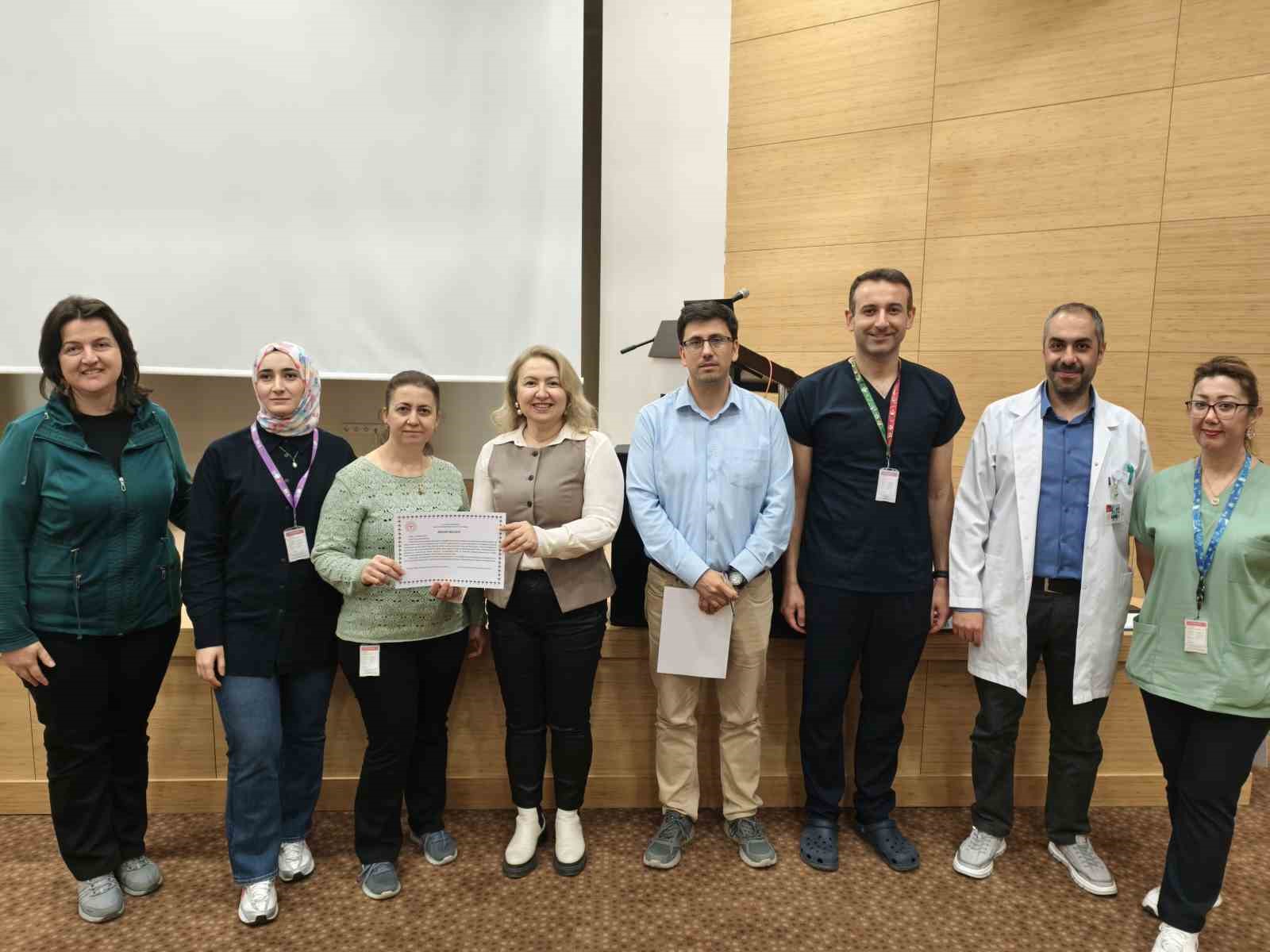 Sağlık &ccedil;alışanları adım adım yarıştı
