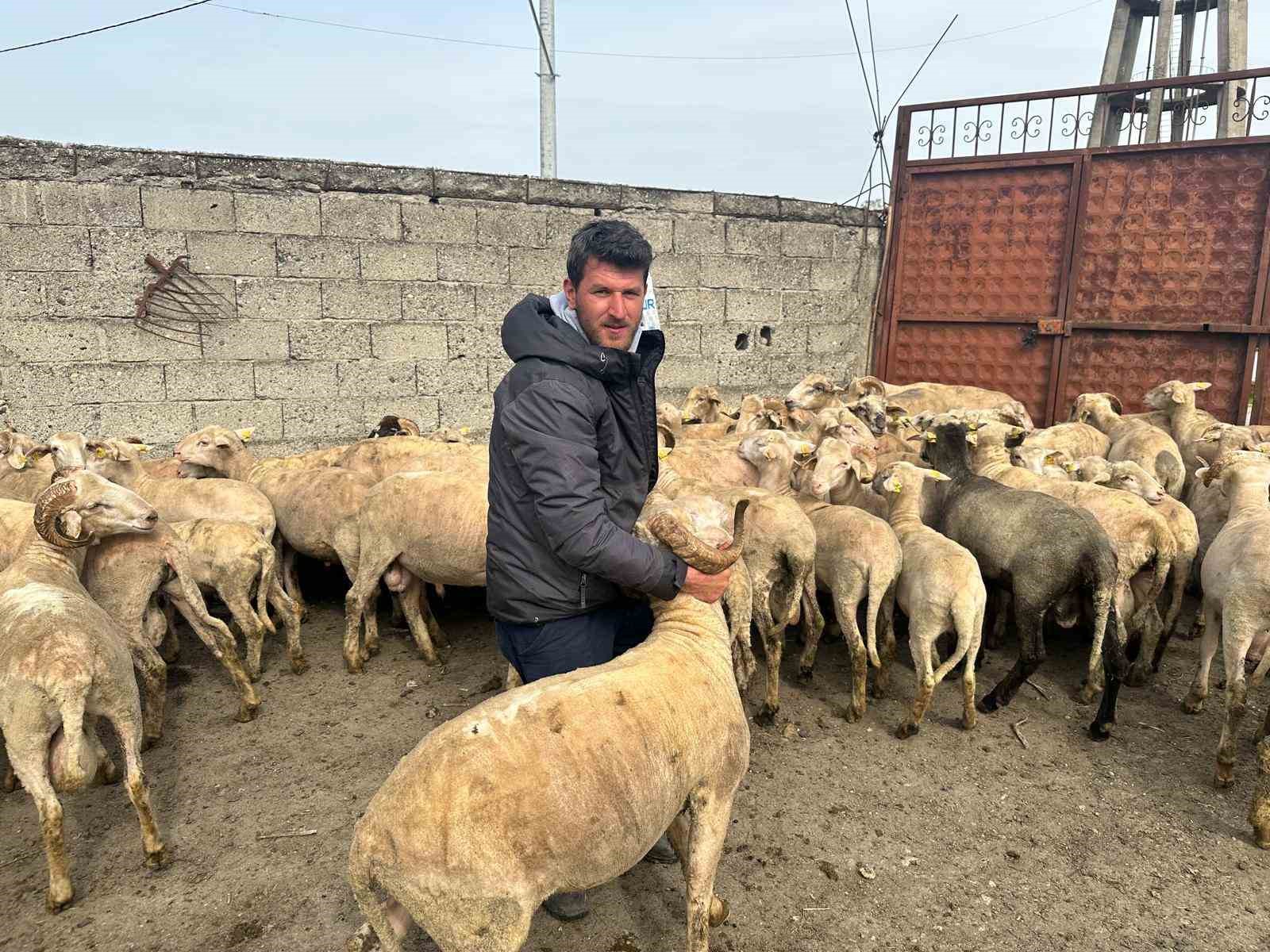 Kurbanlık parasıyla evlenmişti şimdi doğacak bebeği i&ccedil;in kullanacak
