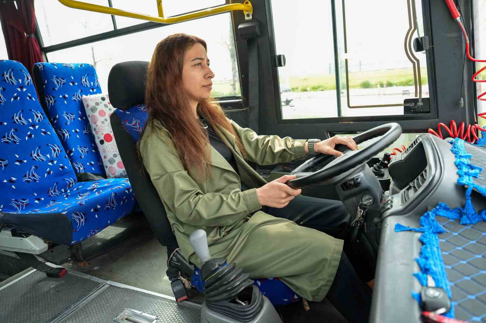 Diyarbakır&rsquo;da kadın otob&uuml;s şof&ouml;r&uuml; sayısı artıyor
