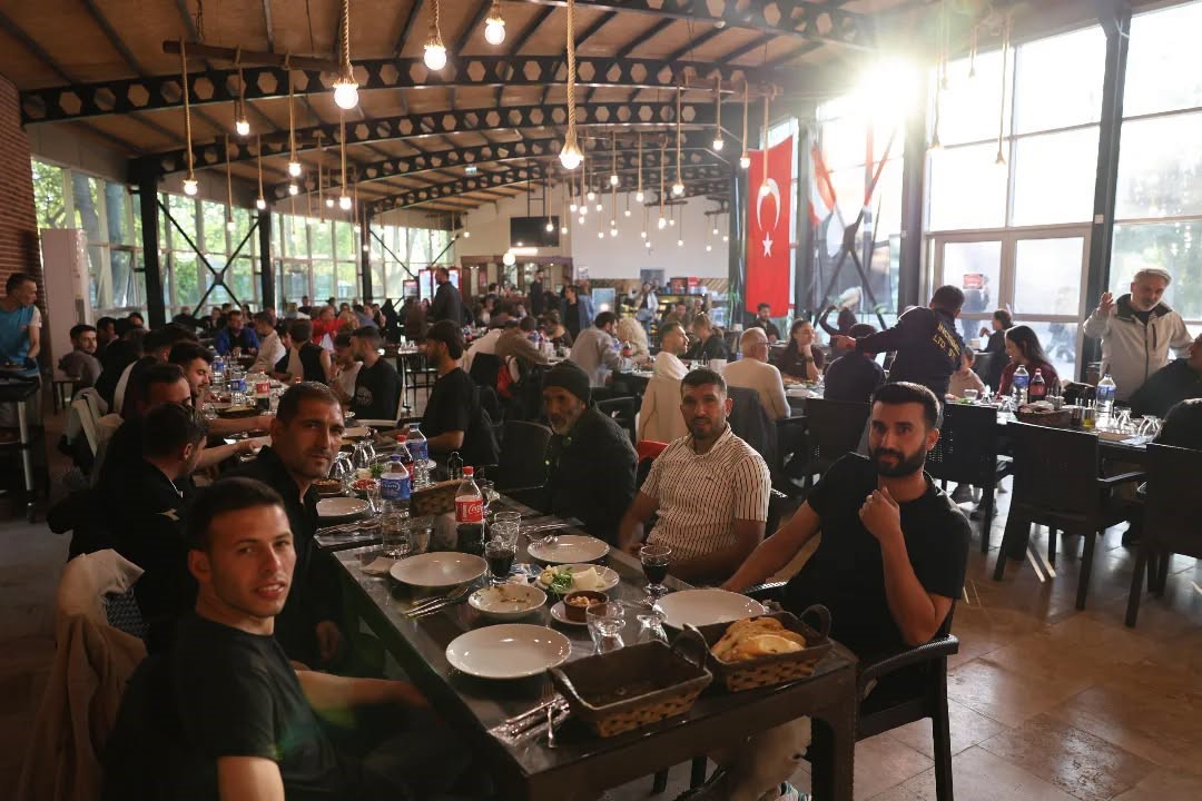 Başkan Kaya&rsquo;dan namağlup şampiyonluk sonrası birlik mesajı
