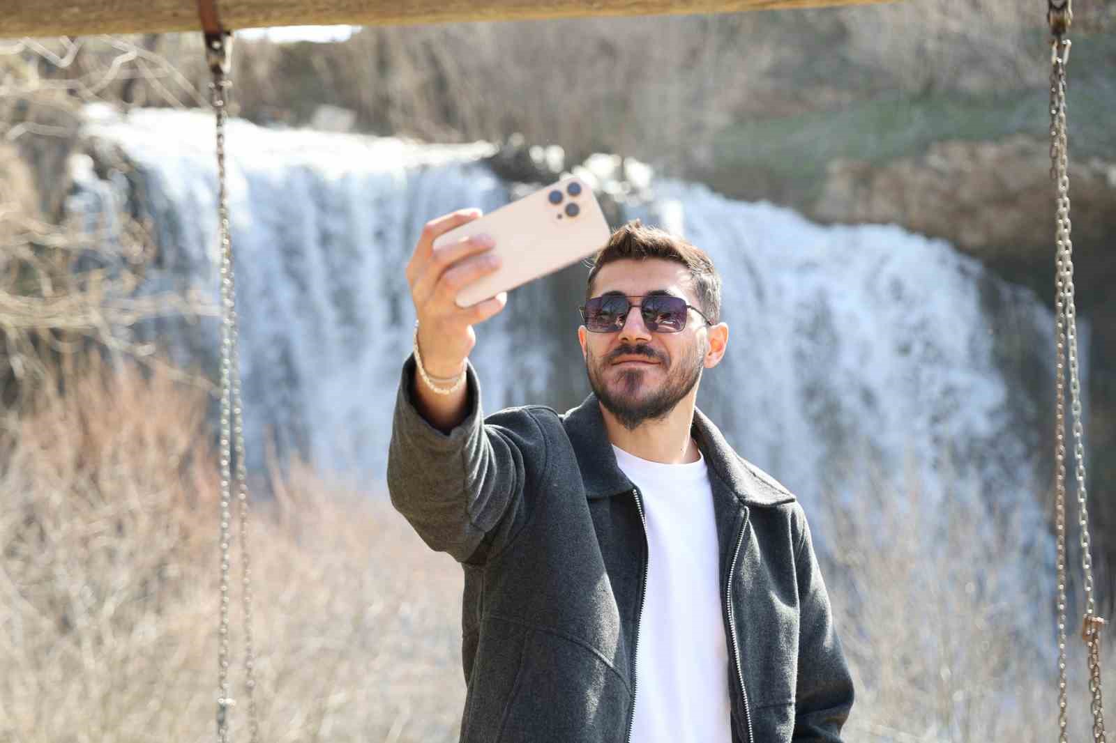 İlkbahar geldi, Sivas&rsquo;ın eşsiz g&uuml;zelliği coştu
