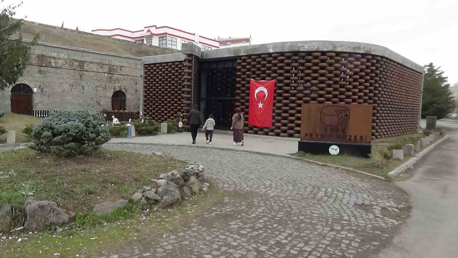 Kars Peynir M&uuml;zesi turistlerin g&ouml;zdesi oldu

