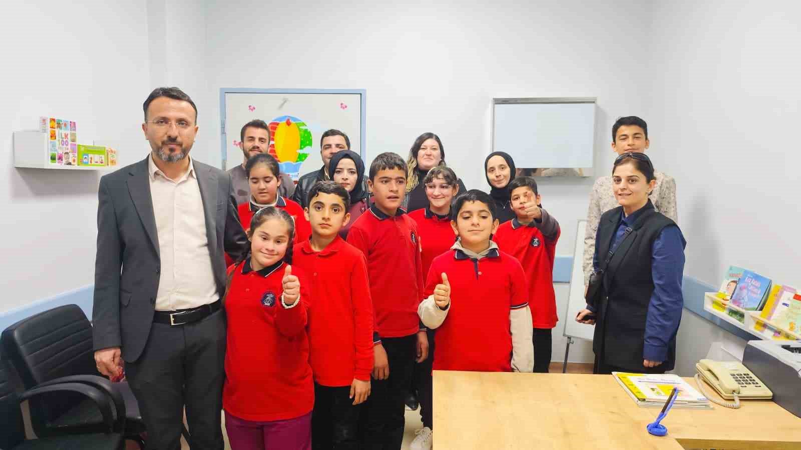 &Ouml;zel &Ouml;ğrenciler sağlık &ccedil;alışanlarıyla buluştu
