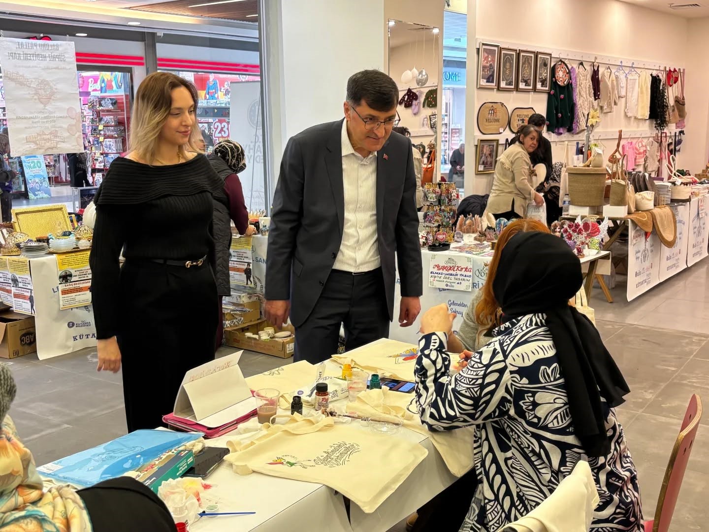 Kütahya’da yöresel ürünler ve el sanatları tanıtıldı