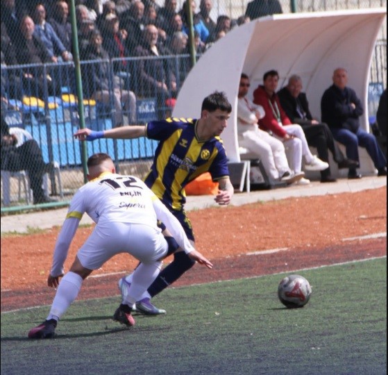 S&ouml;ğ&uuml;tspor kendi evinde fırsatı tepti
