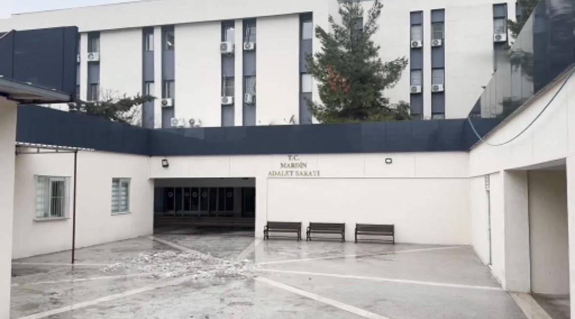 Mardin&rsquo;de yakılarak &ouml;ld&uuml;r&uuml;len gencin davasında 2 kardeşe ağırlaştırılmış m&uuml;ebbet istemi
