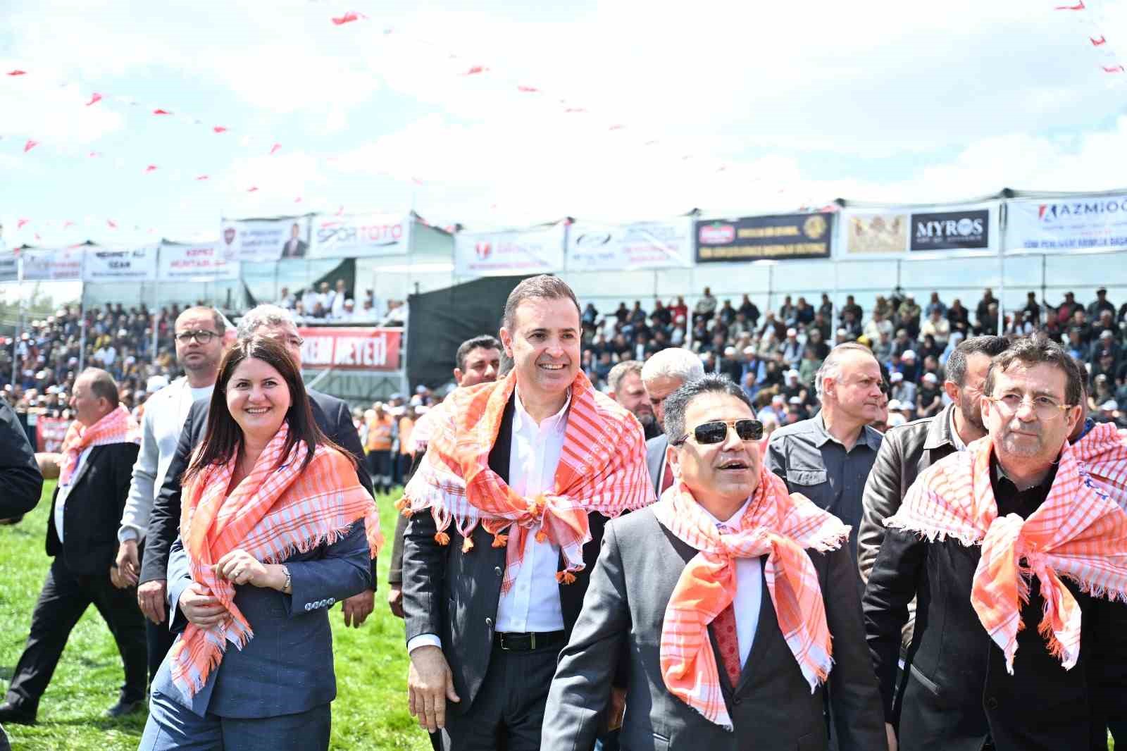 Balıkesirli g&uuml;reş&ccedil;i Enes Doğan, Kepez&rsquo;de başpehlivan oldu
