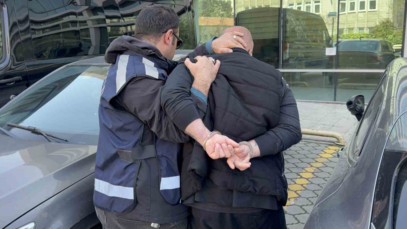 Silahla yaralamadan aranan şahıs &ccedil;elik yelekle yakalandı
