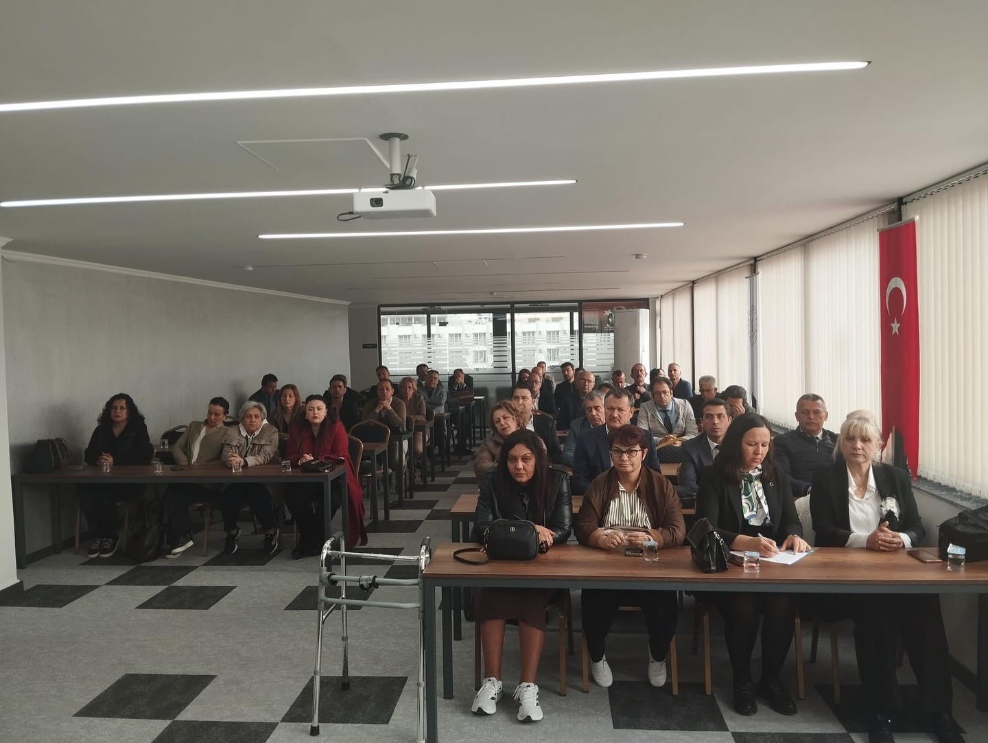 Kuşadası&rsquo;nda okul g&uuml;venliği masaya yatırıldı
