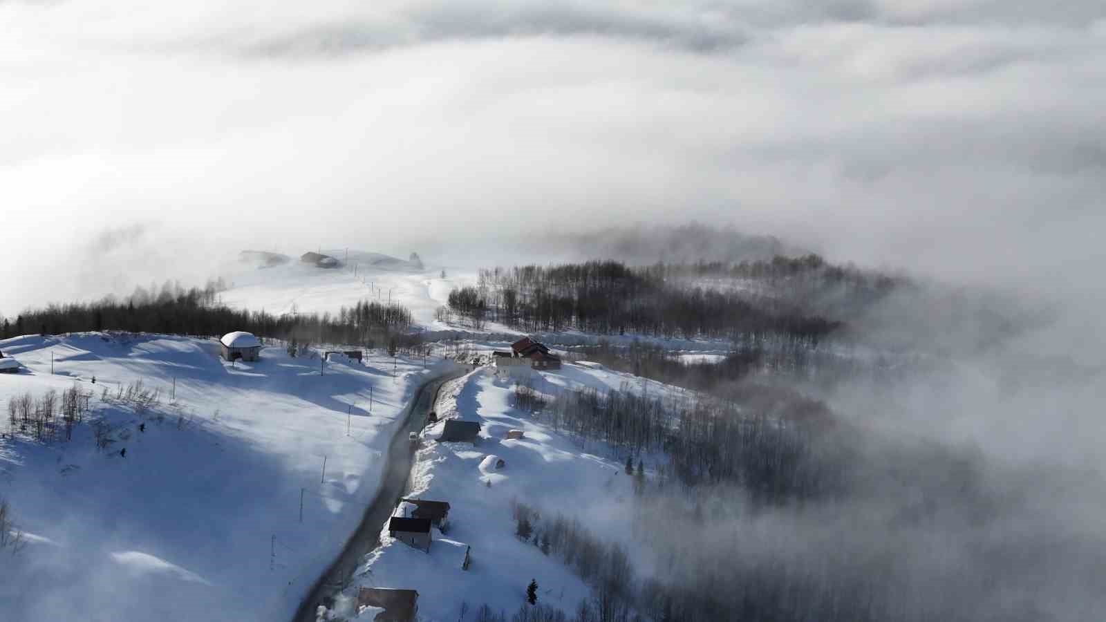 Rize&rsquo;nin parlayan yıldızı Hand&uuml;z&uuml; Yaylası&rsquo;nda ince elenip sık dokunuyor
