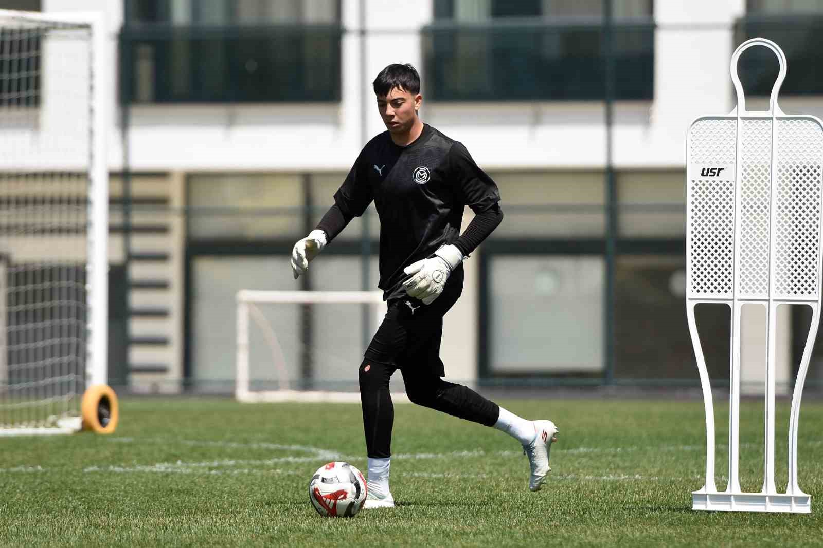 Manisa FK, g&uuml;n&uuml; yenileme &ccedil;alışmasıyla tamamladı
