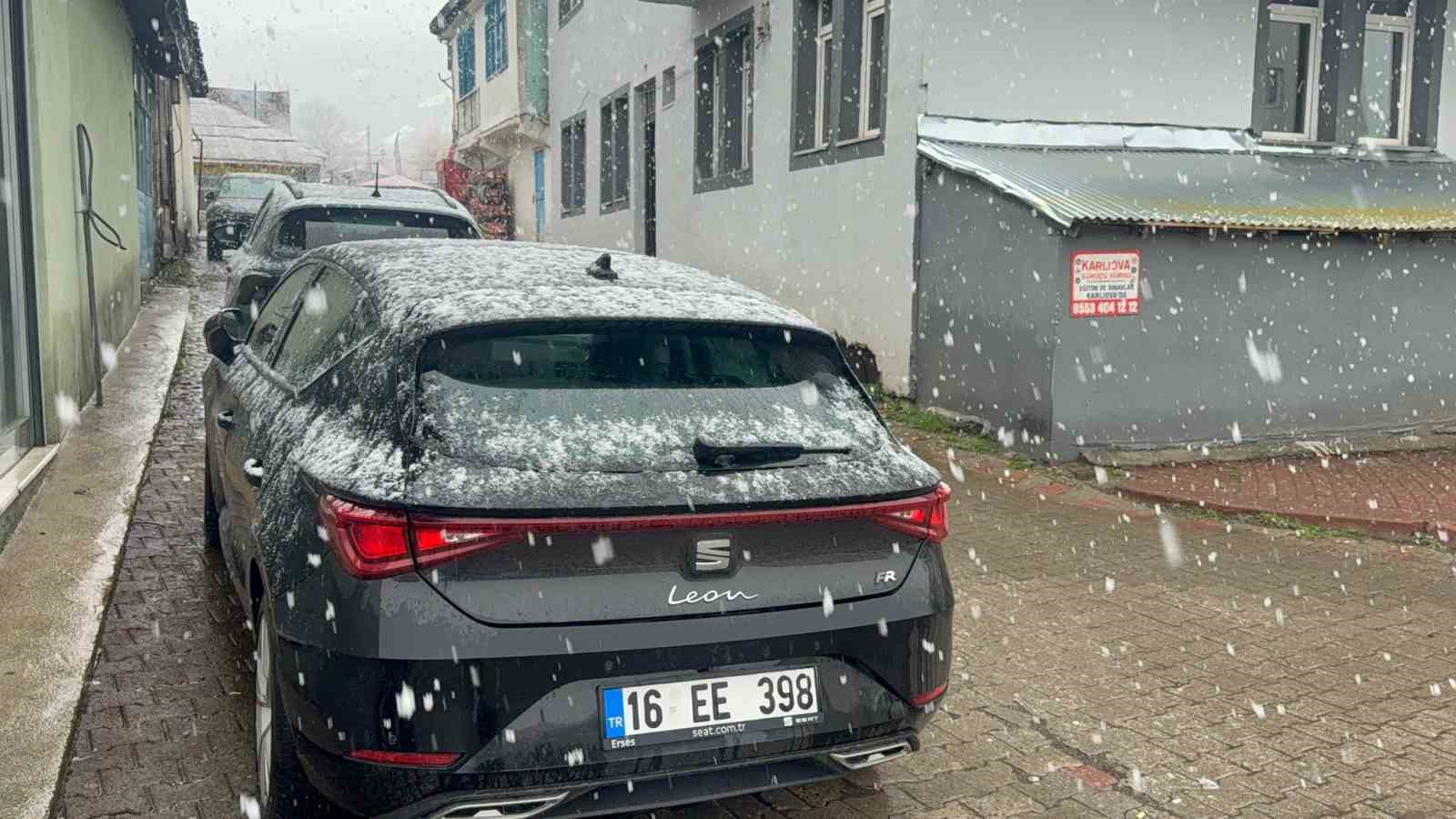 Karlıova&rsquo;da nisan karı etkili oldu
