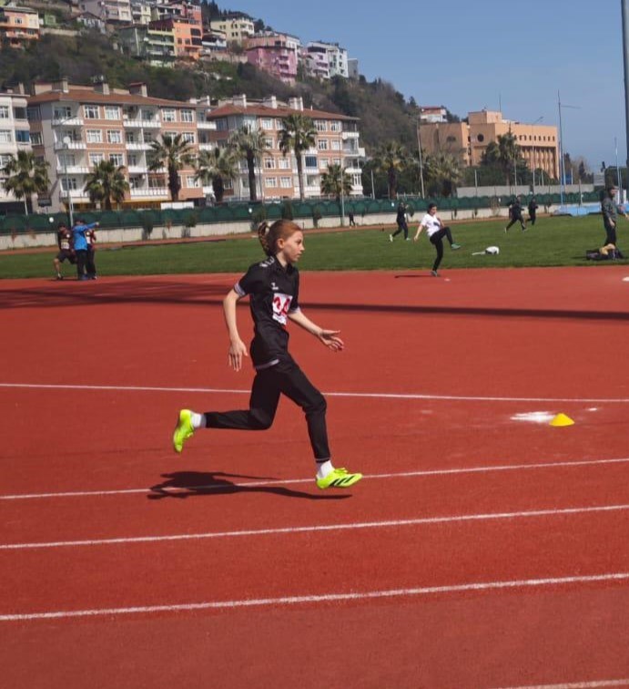 Manisalı &ouml;zel sporculardan b&uuml;y&uuml;k başarı
