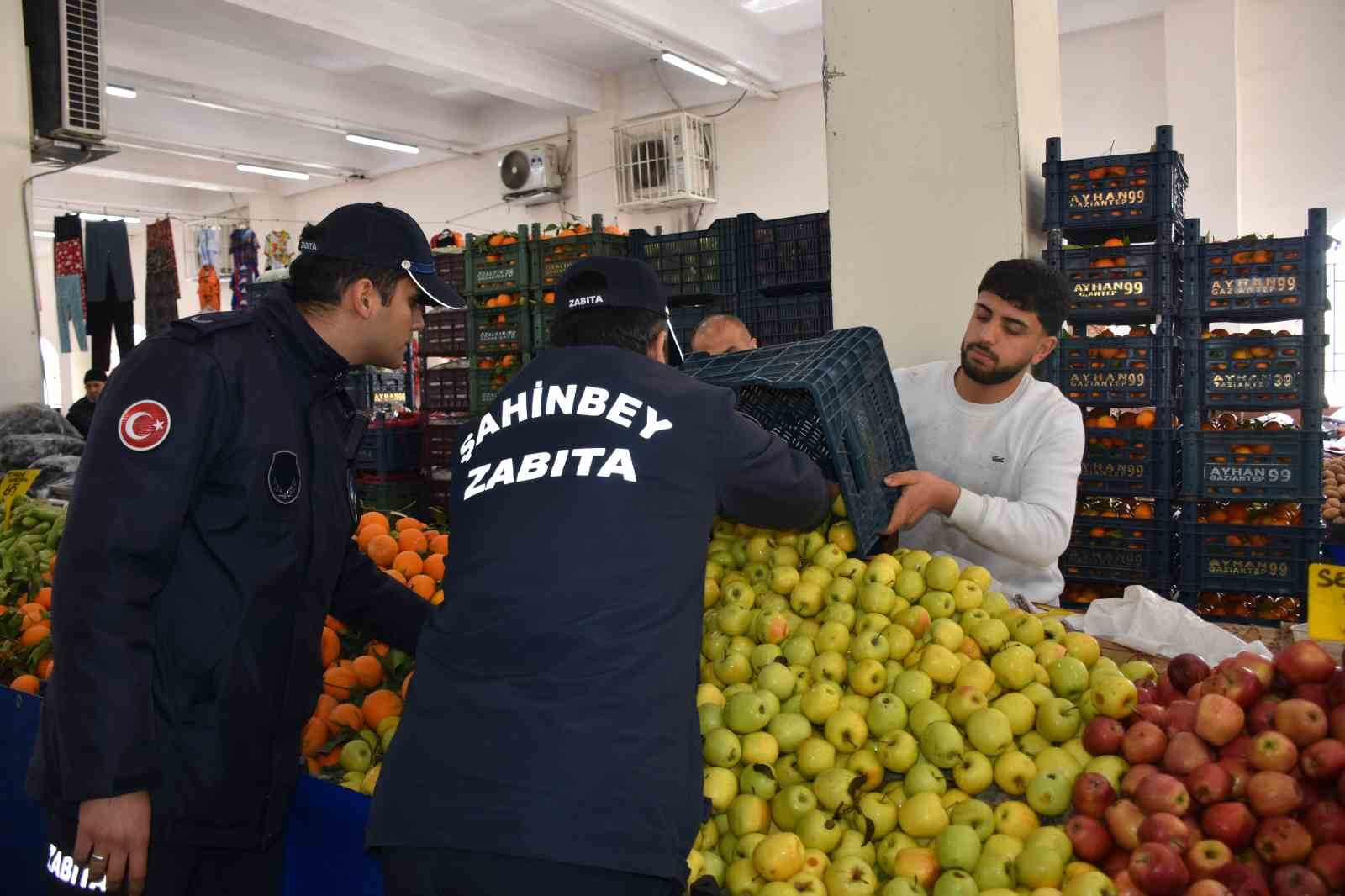 Pazarcının hilesi pes dedirtti
