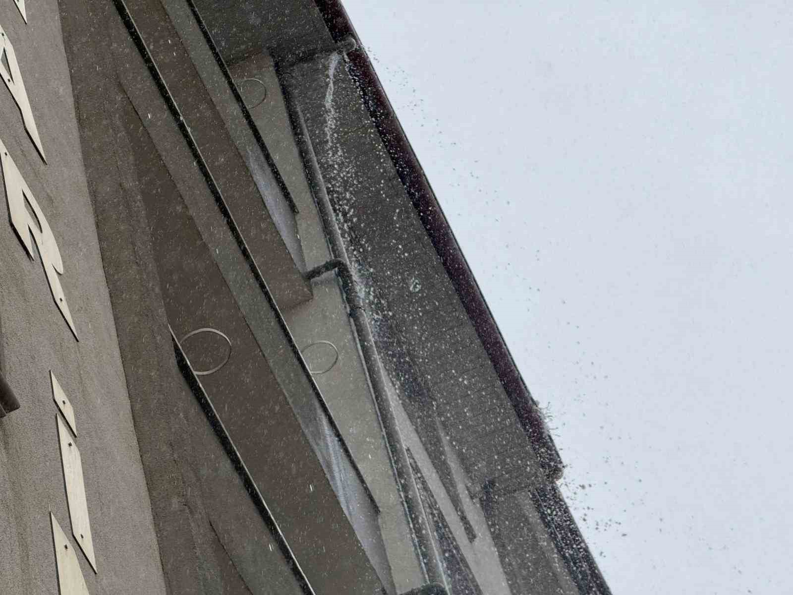 Iğdır&rsquo;da 5 dakikalık sağanak hayatı fel&ccedil; etti
