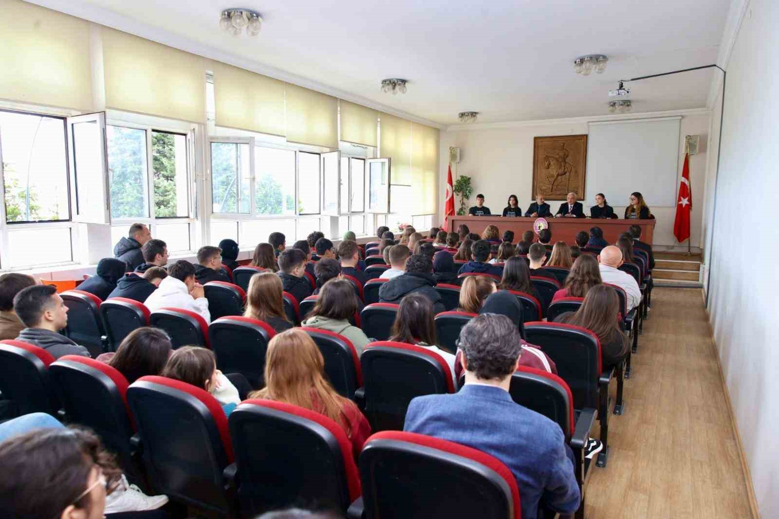 Başkan G&uuml;ler&rsquo;den gen&ccedil;lere: "AR-GE&rsquo;ye ağırlık verin"
