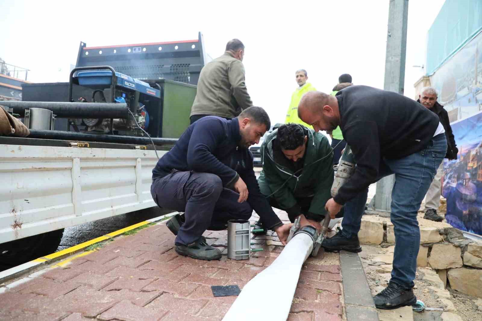 Mardin B&uuml;y&uuml;kşehir Belediyesi ve MARSU ekipleri sahada seferber oldu
