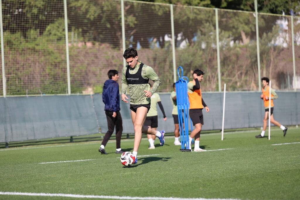 Alanyaspor, Beşiktaş ma&ccedil;ı hazırlıklarına başladı
