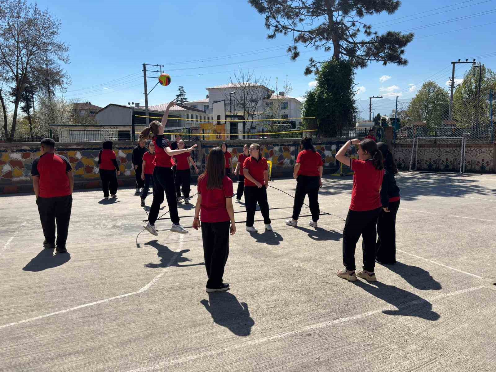 Spor branşlarını deneyimleyerek tanıyorlar