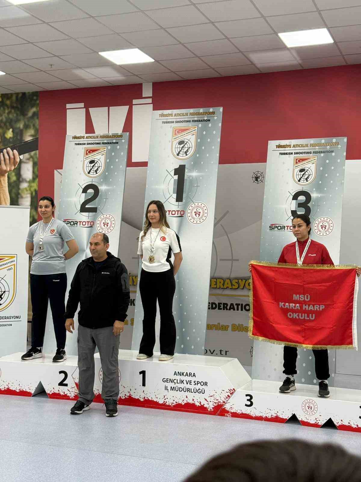 Manisalı atıcılardan 2 şampiyonluk
